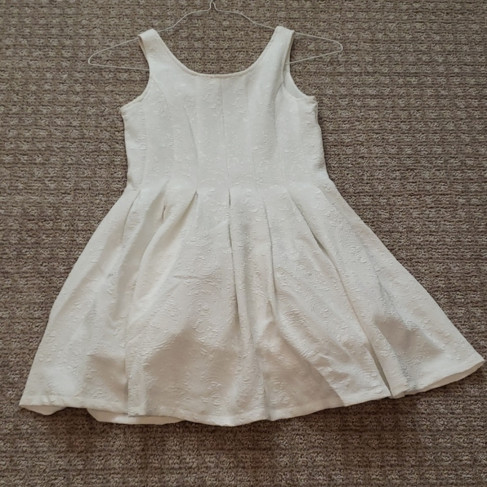 Pippa & Julie white formal dress